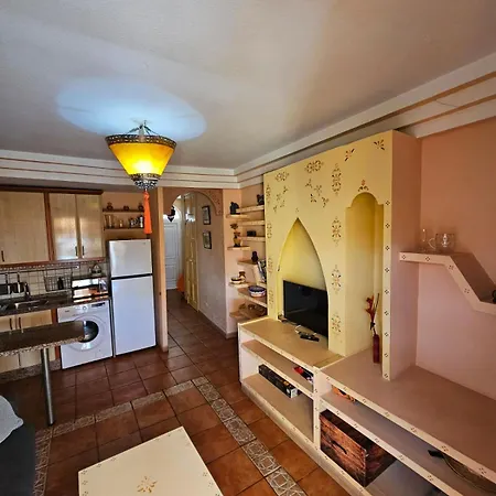 Orlando 85 Complex Easy شقة *